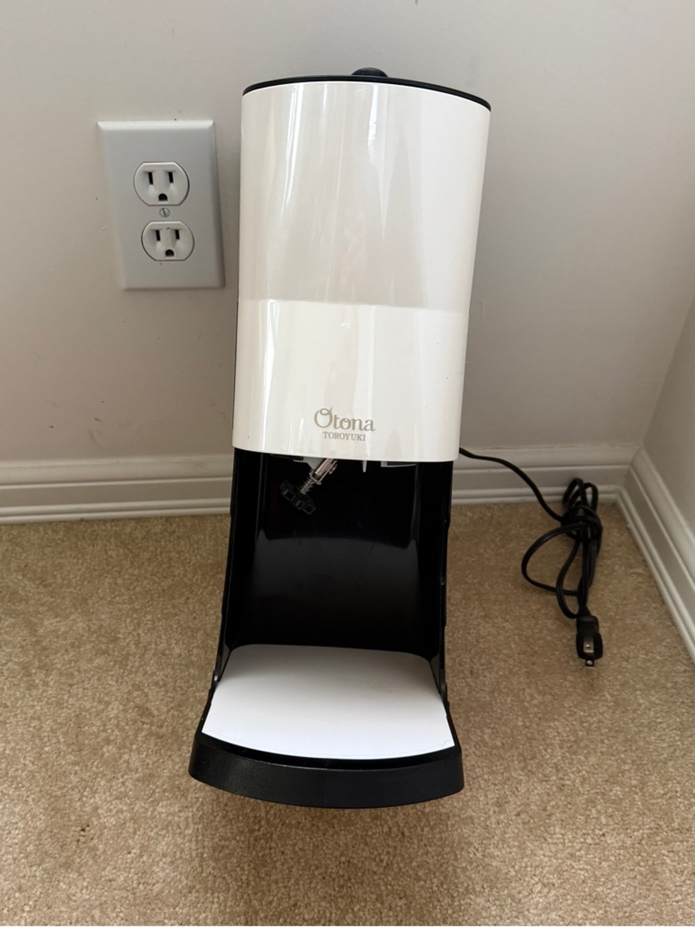 Otona Electric Ice Shaver - White and Black Japan DOSHISHA